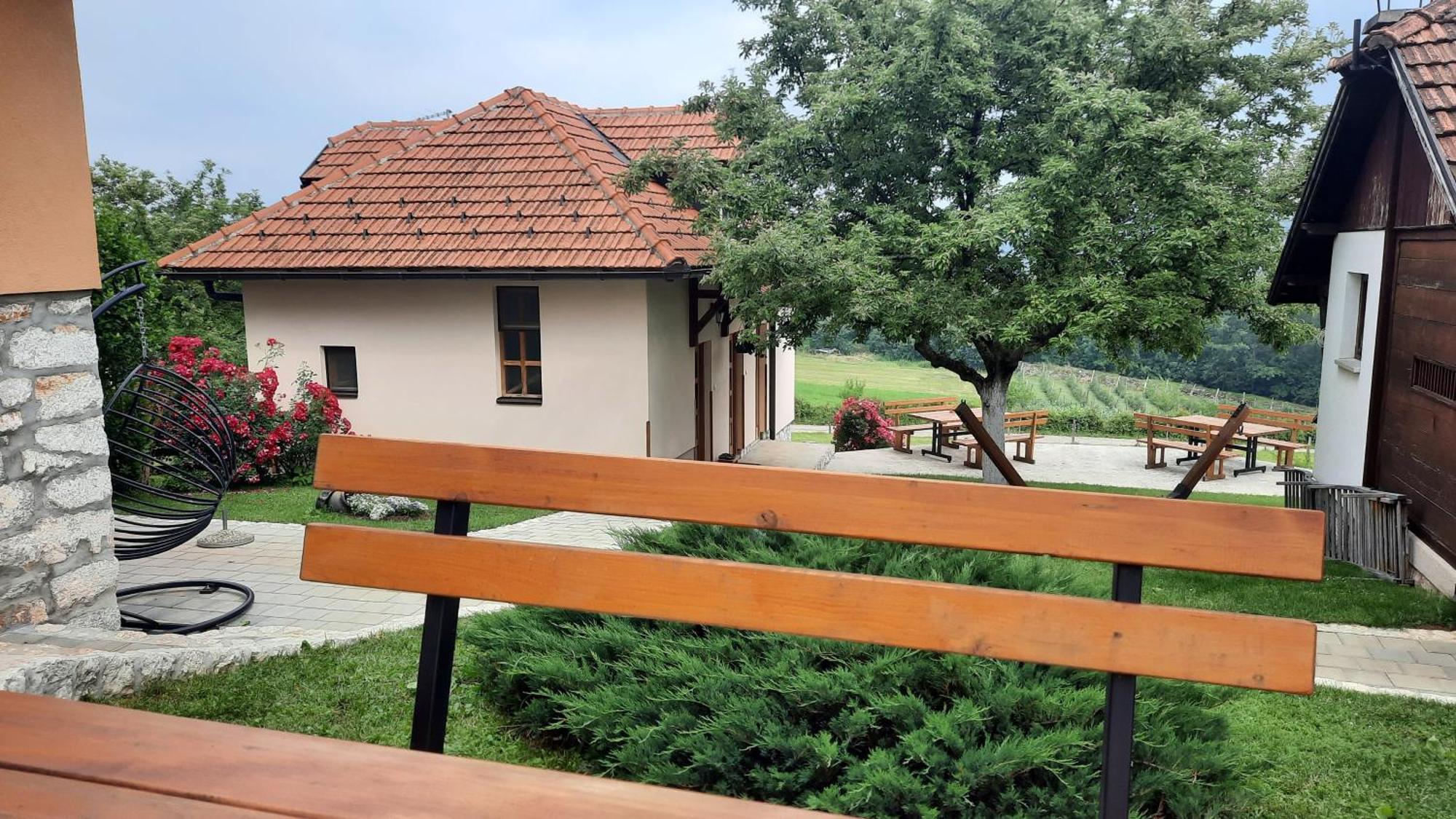 Rozanstvo Seoski Turizam Melovic מראה חיצוני תמונה